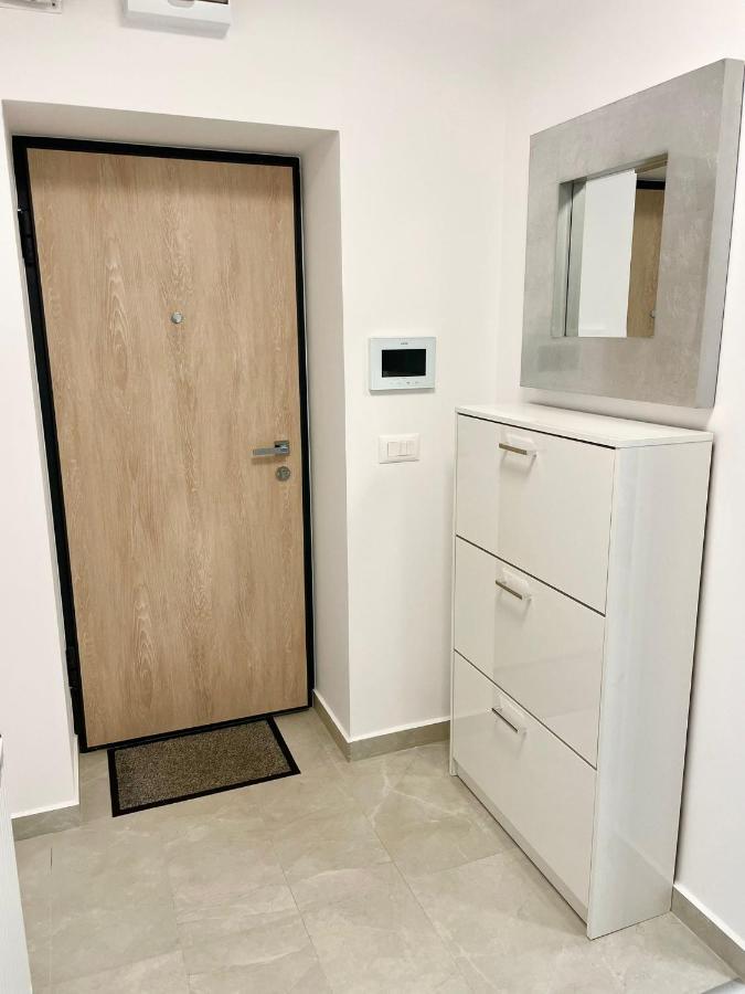 Hils Pallady Apartament Lyly Букурещ Екстериор снимка